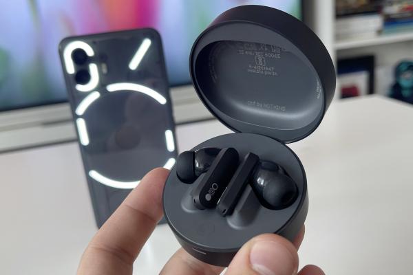 Am testat CMF Buds Pro by Nothing: Ce primești pentru sub 250 lei? Autonomie de 39 de ore, mod ANC, bass puternic + o experiență software premium