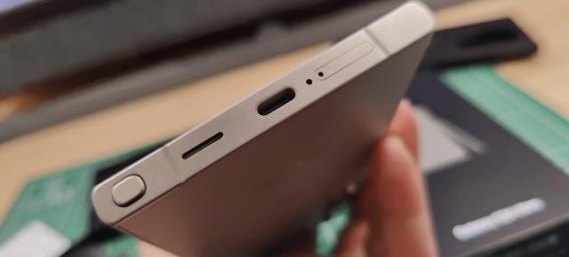 Samsung Galaxy S24 Ultra: Conectivitate cu un ochi spre viitor
