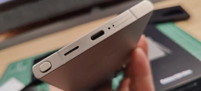 Samsung Galaxy S24 Ultra: Baterie superioară lui S23 Ultra, surpriză plăcută la playback video