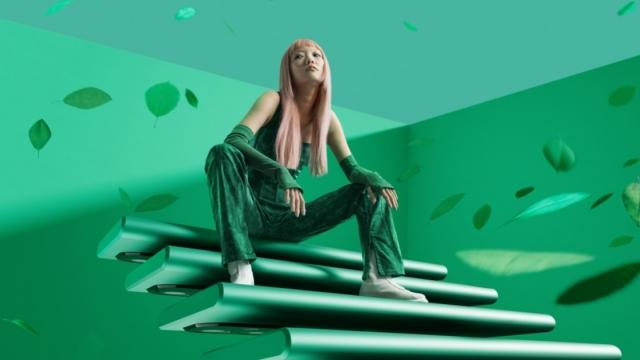 <b>Un alt smartphone HMD din epoca post-Nokia apare la orizont! E un model cu cameră triplă, colțuri rotunjite și jack de 3.5mm integrat</b>Vestea săptămânii aș zice că vine din partea HMD, companie care deține brand-ul Nokia și s-a hotărât ca în acest an să își lanseze telefoane sub brand propriu. Noi numim această perioadă epoca „post-Nokia” care nu arată rău, conform celor mai noi teasere