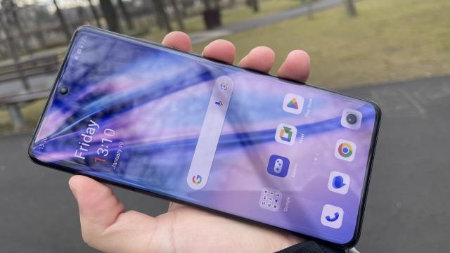 <b>OnePlus 12: OxygenOS 14 aduce toate funcțiile de care ai nevoie și mai mult de atât</b>OnePlus 12 fiind un flagship vine din start cu Android 14 preinstalat, alături de interfața OxygenOS 14 și are o politică de update-uri care ar trebui să te încânte, cu toate că nu se ajunge la 7 ani precum la Pixel și Galaxy S24