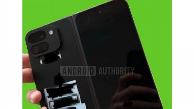 <b>Așa ar putea arăta Pixel Fold 2! Schimbare de design importantă pentru noul model pliabil pregătit de către Google</b>Au început sa apară primele zvonuri cu privire la Pixel Fold 2 recent. Acest nou pliabil al urma să sară peste CPU-ul Tensor G3 aflat la bordul seriei Pixel 8 și să primească un Tensor G4 mai performant. Ei bine, imediat după aflarea acestei vești