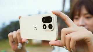 185 FPS și trei cipuri de gaming: OnePlus 16 vrea să joace pe terenul iQOO și REDMAGIC