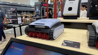 Roborock RockAqua P1 intră în piscină în locul tău: l-am văzut la treabă la IFA 2026