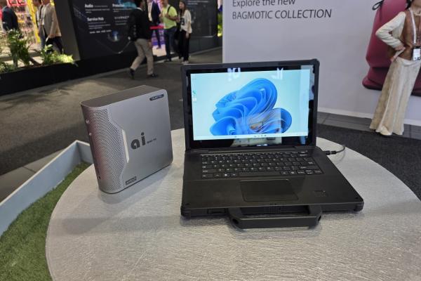 Oukitel RG14-P își încarcă bateria de la soare; Am văzut laptopul rugged de 3,7 kg la IFA 2026