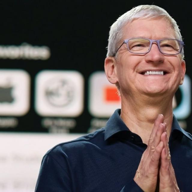 Telefonul pliabil iPhone Ultra, proiectul susținut puternic de Tim Cook