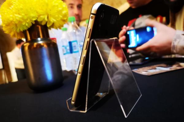 Fotografii hands-on cu CAT S52