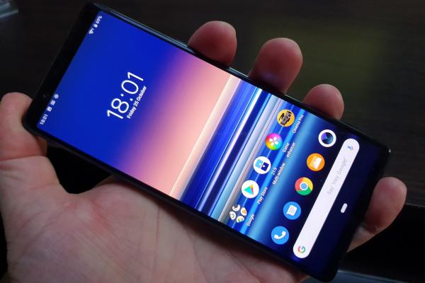 Sony Xperia 5: Display OLED ce pare gândit pentru Netflix