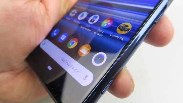 <b>Divizia Xperia de la Sony în pericol de a fi închisă; Japonezii abia mai vând smartphone-urile produse</b>Începutul de săptămână nu aduce vești bune pentru Sony, asta ca urmare a unui raport proaspăt ajuns în online. Descoperim pe această cale faptul că japonezii abia mai vând smartphone-urile produse, fapt ce ar putea