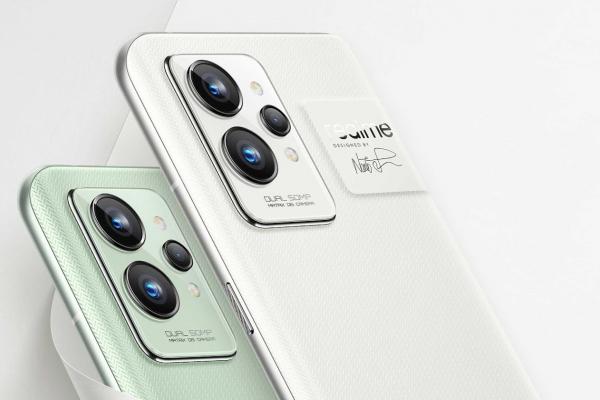 Smartphone-urile realme au parte de discount până pe 1 februarie la Altex și eMAG; Ce model alegi?