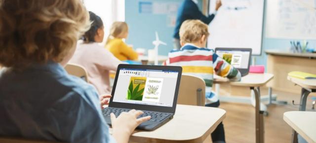 Lenovo anunță noi laptop-uri cu Windows 11 și ChromeOS destinate elevilor și profesorilor, inclusiv modele Yoga