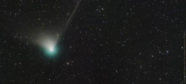 Cum poţi urmări diseară cometa C/2022 E3 cu coadă verde şi ce ponturi oferă vivo pentru capturi nocturne speciale