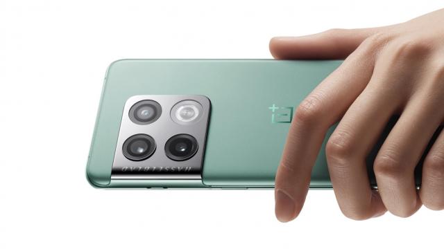<b>Turul Magazinelor #1222: Cel mai ieftin OnePlus 10 Pro şi Xiaomi 11T, oferte la aspiratoare robot şi laptop gaming</b>Proaspăt reveniţi după mini vacanţa de 24 ianuarie vă propunem o nouă selecţie şi colecţie de oferte atractive la telefoane, monitoare de gaming, roboţi aspirator şi altele de genul. Suntem la episodul #1222 din Turul Magazinelor, care include cel mai