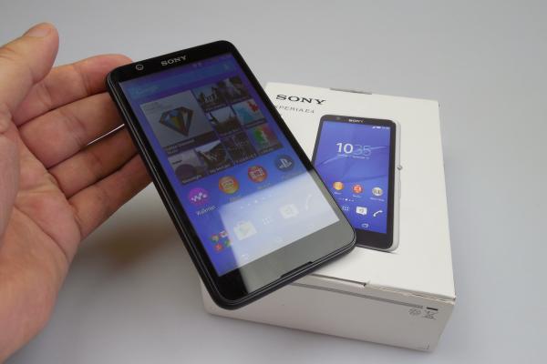 Sony Xperia E4 - Unboxing
