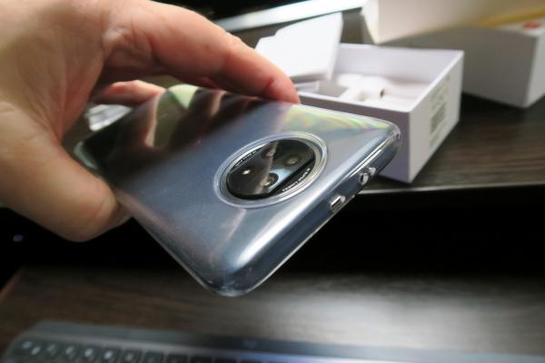 Redmi Note 9T: Design solid, dar generic