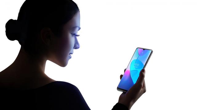 <b>Vivo Y11s este un alt smartphone pe care Vivo îl va aduce oficial în România; Battery phone cu ecran mare</b>Debutul Vivo din România a ajuns acum subiect de știre pe site-urile din afară și astăzi la scurt timp de la evenimentul inaugural despre care v-am povestit aici, descoperim că un alt telefon ce va sosi în magazinele