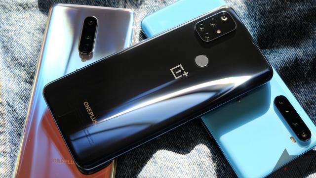 <b>OnePlus 9R va fi numele final purtat de cel mai accesibil smartphone din seria OP9; Cad denumirile Lite și 9e</b>Începem ziua cu o dezvăluire din partea zvonacului Evan Blass care ne aduce la cunoștiință faptul că numele final al celui mai accesibil smartphone din seria OnePlus 9 va fi OnePlus 9R. Cad astfel denumirile anterioare 