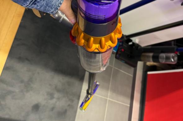 Aspirator vertical DYSON V15 Detect Absolute 2023: Aspirator-vertical-DYSON-V15-Detect-Absolute-2023_002.jpg