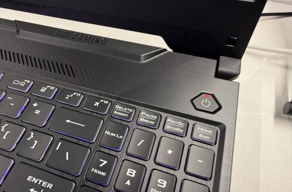 Laptop Gaming ASUS TUF A15: ASUS-TUF-A15_013.jpg