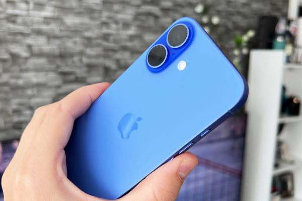 Apple iPhone 16: Cameră bună de luat la meci şi nu numai, dar doar ziua
