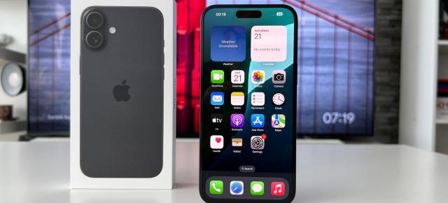 Apple iPhone 16 Plus: Design ranforsat, minimalist, viu colorat