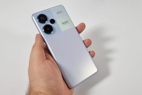Redmi Note 13 Pro+ 5G - Design de flagship autentic, certificat IP68, solid construit, ergonomic