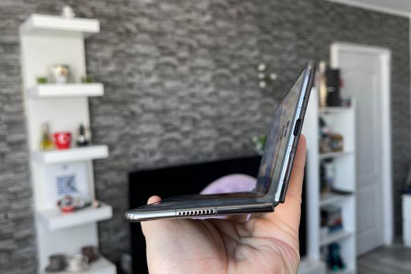 Honor Magic V2: Avem difuzoare stereo "pe bune" care livrează sunet de calitate