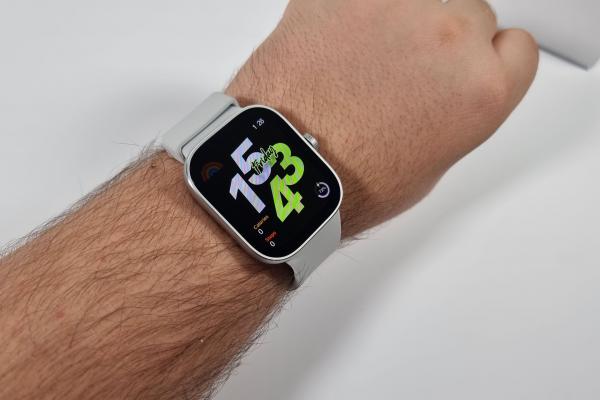 Surpriză plăcută: Redmi Watch 4 hands on - pare a oferi multe la 100 de euro (Video)