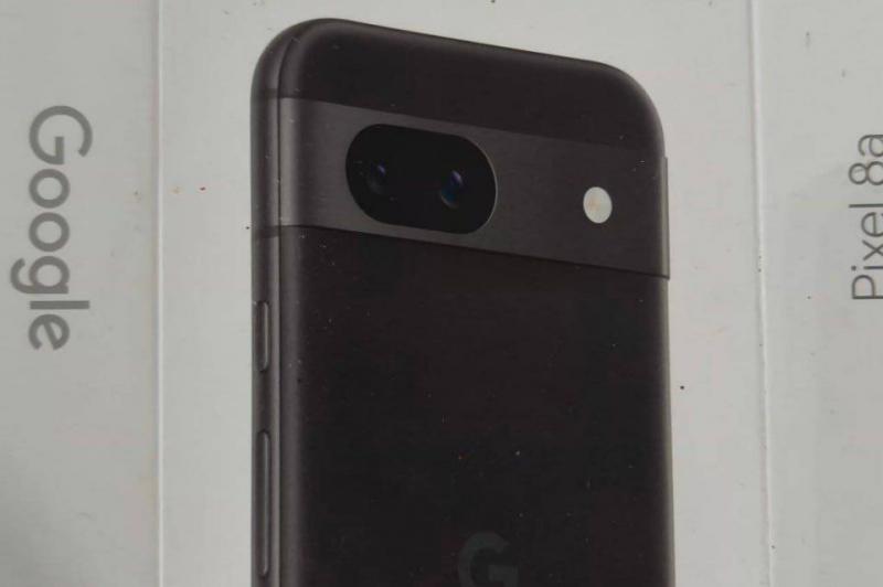 Google Pixel 8a - Cutie (Leak): pixel-8a-leaked-box (1).jpg