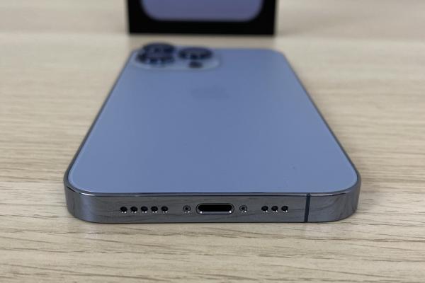 Apple iPhone 13 Pro: Acustică stereo, cu suficient bas şi voci plăcute, dar fără acel "punch"