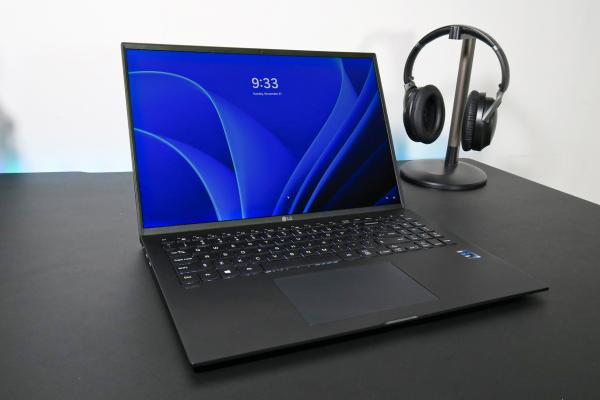 Prezentare LG Gram 16Z90P - Cel mai ușor notebook de 16 inch de pe piață vine cu CPU Intel Core i7-1165G7 și autonomie de invidiat
