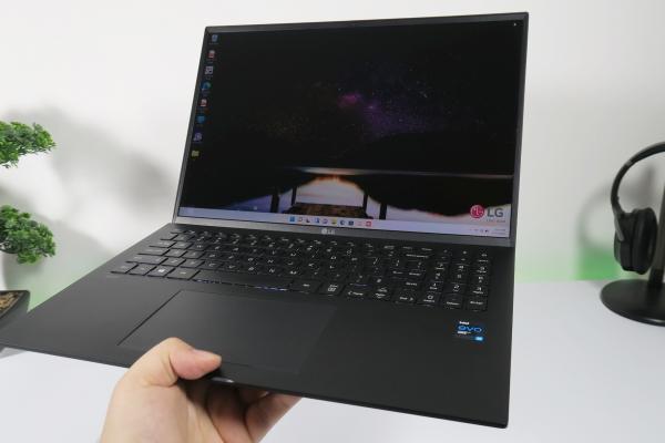 LG Gram 16Z90P - Galerie foto Mobilissimo.ro