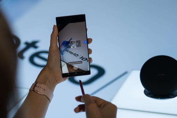 Samsung dă startul testării beta lui One UI 4 pe Galaxy Note 10 și Galaxy Note 10+