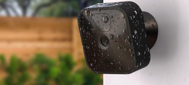E LUNI e AMAZON: Azi vă recomandăm camera de supraveghere compactă Blink Outdoor, acum cu discount
