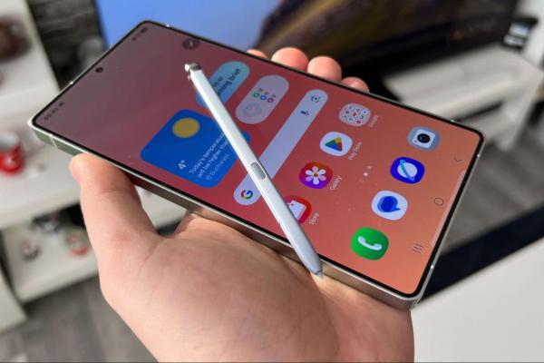 Bateria lui Galaxy S26 Ultra primeşte o scăpare, alături de designul său