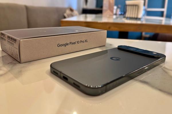 Încărcare cu probleme, supraîncălzire şi alte necazuri: de ce se plâng primii cumpărători de Pixel 10