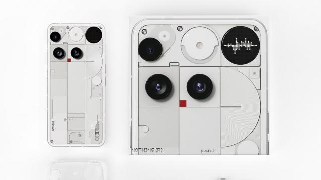 <b>Nothing prinsă cu falsuri! A folosit poze stock drept mostre foto Nothing Phone (3) în magazine</b>Mai în glumă mai în serios, Nothing a intrat în clubul select al marilor companii producătoare de telefoane care au folosit poze stock drept... mostre foto. Nokia a făcut asta, Huawei a făcut asta, Samsung a făcut asta cu poze 

