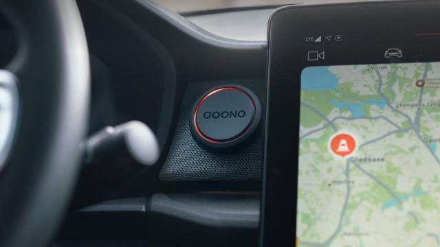 <b>E LUNI e AMAZON: Ooono CO-Driver NO2 [Model nou 2025] – asistentul inteligent pentru drumuri mai sigure, compatibil cu CarPlay și Android Auto</b>Lunea asta am descoperit un gadget care mi-a atras imediat atenția pe Amazon, și nu doar pentru că e #1 Best Seller la categoria electronice auto, ci și pentru că are un preț redus de 69,43 euro (cca. 345 lei) față de prețul inițial de 81,29 euro! E vorba