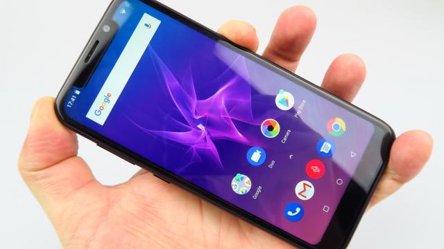 <b>Allview Soul X5 Mini Review</b>De această dată ne-am jucat cu Allview Soul X5 Mini câteva săptămâni şi a venit momentul să aflaţi concluziile noastre. Terminalul costa 799 de lei la debut, dar s-a ieftinit rapid până la pragul de 599 lei.