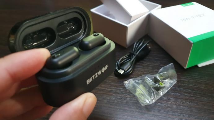 Galerie foto căști wireless Blitzwolf BW-FYE7: Blitzwolf-BW-FYE7_01.jpg