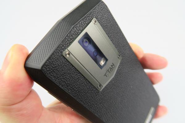 iHunt Titan P11000 Pro: Camera lui ZenFone 3, reincarnată cu ceva promisiuni extra