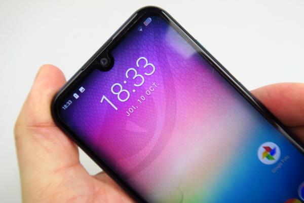 Allview V4 Viper: Display bunicel pentru preţ