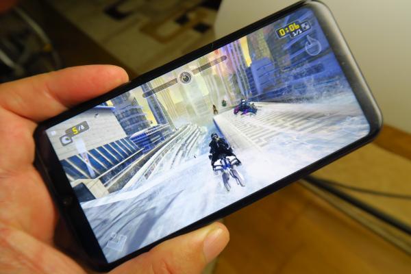 Allview V4 Viper: Benchmark-uri din zona lui Nokia 6, Moto G6 Play