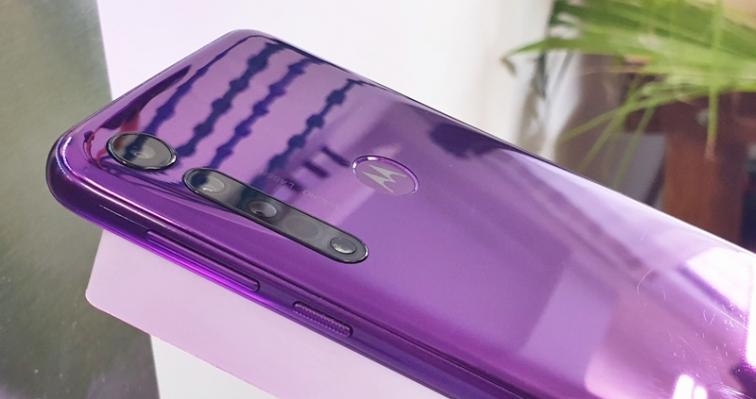 Preț și disponibilitate Motorola One Macro în România