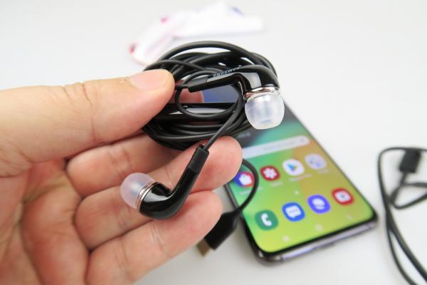 Samsung Galaxy A80: Multimedia cu acustică în grafic pentru seria Galaxy A din 2019