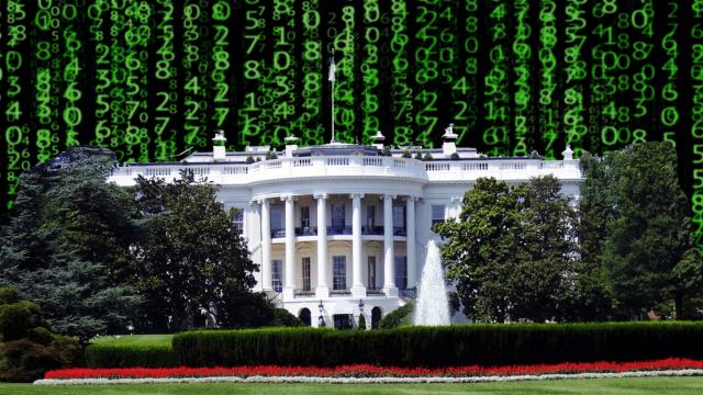 <b>Casa Alba a rămas fără şef al securităţii cibernetice; Acesta nu își mai asumă răspunderea din pricina unor "Practici absurde!"</b>Administraţia Trump nu a fost niciodată străină de demisii, fie că vorbim despre consilieri ai preşedintelui sau diferiţi şefi şi șefuleți ai departamentelor de stat. O astfel de demisie este cea a şefului securităţii cibernetice de la Casa Alba, care a l