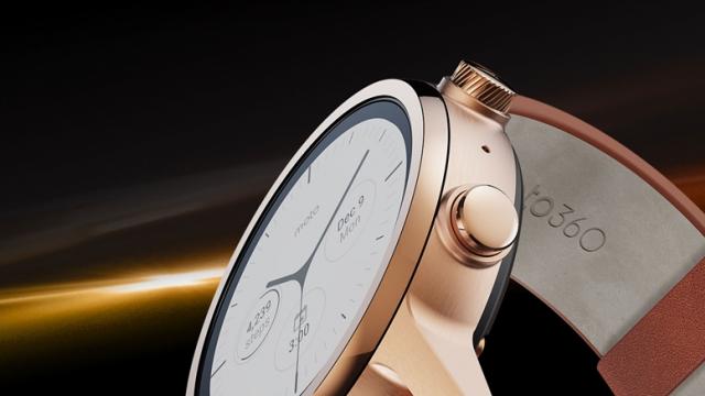 <b>Ceasul Moto 360 revine, cu hardware nou, design în mare neschimbat; O nouă şansă pentru Wear OS?</b>Unul dintre ceasurile cu cel mai mare potenţial irosit din epoca smartwatch este Moto 360. Niciodată disponibil în cantităţi suficiente, dotat cu OS primitiv şi vândut prea scump, purtabilul a sfârşit o carieră de "ceas Nexus" 