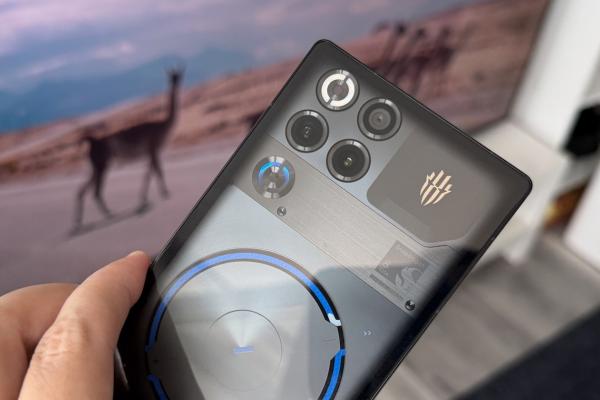 REDMAGIC 11S Pro: Camera e acolo doar pentru a bifa specs
