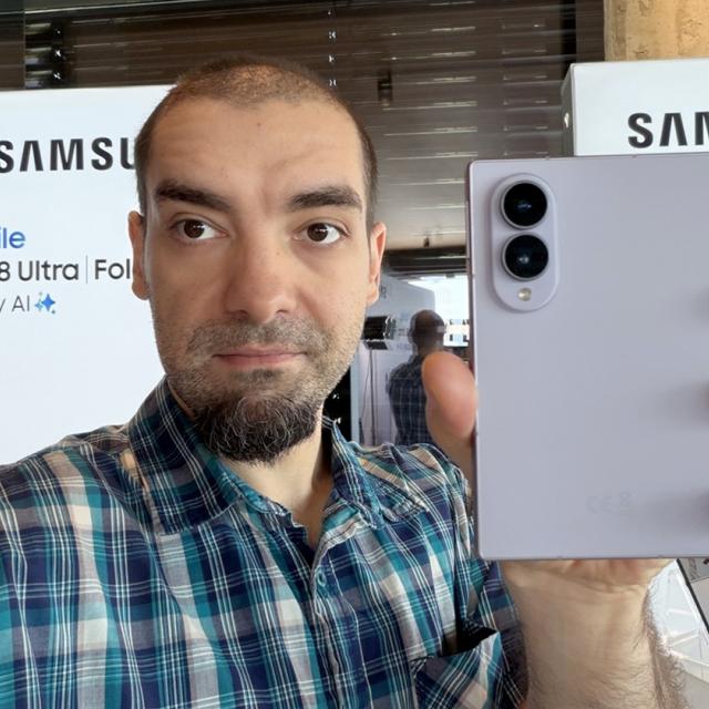 Samsung Galaxy Z Fold8: design inovator, pliabil comod și ușor
