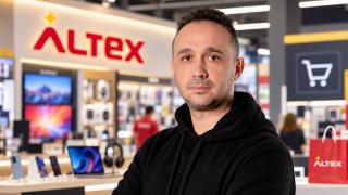 Românii trag frâna la televizoare și console: Altex vede clienți mai prudenți înainte de Black Friday